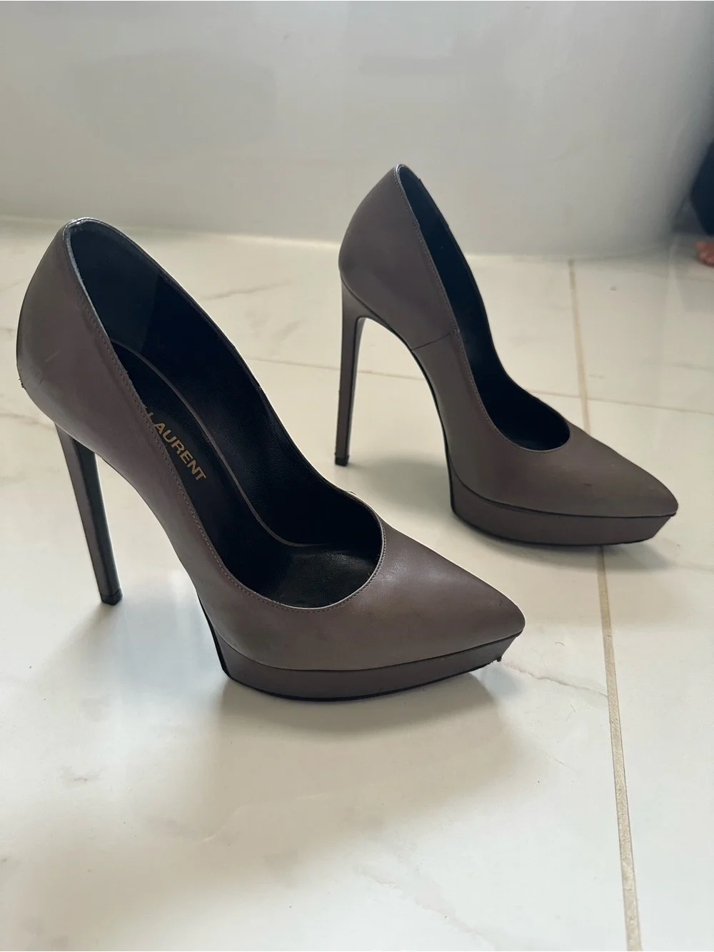 Saint Laurent Pointed-Toe Stiletto Pumps - Picture 10 of 13